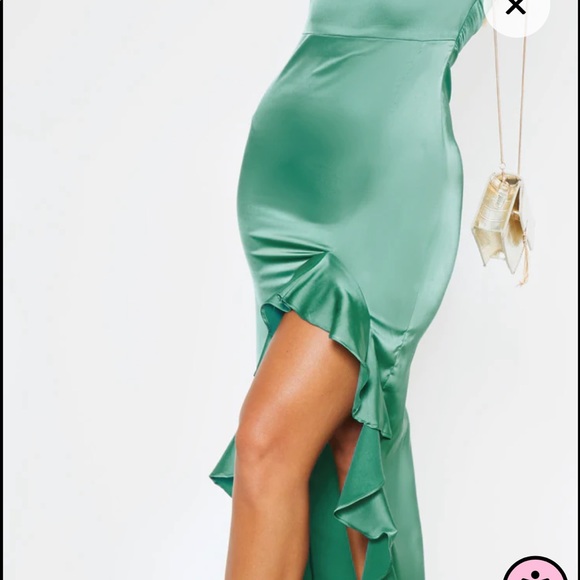 Emerald Green Cowl Neck Frill Hem Maxi Dress
Size: 6
Colour: Emerald Green - Picture 2 of 5